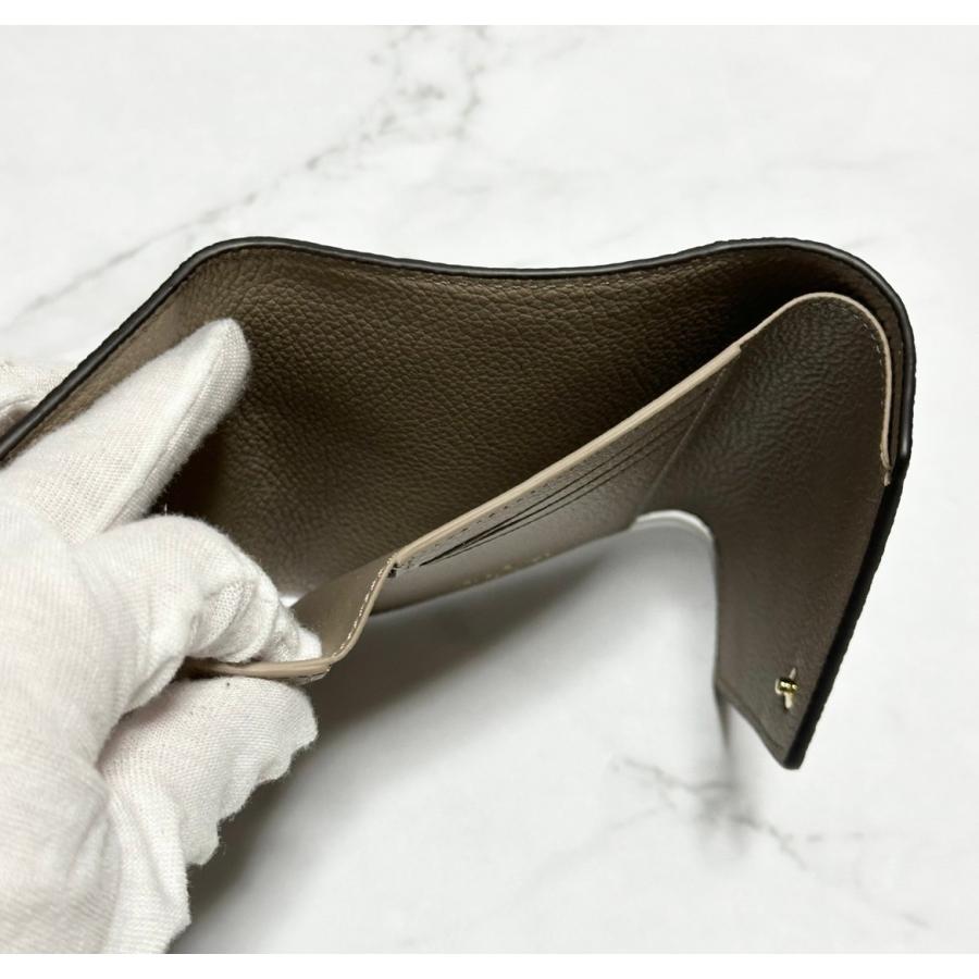 LOUIS VUITTON（ルイ・ヴィトン） PORTEFEUILLE VICTORINE