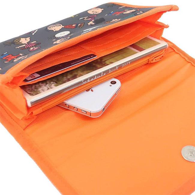 かわいい新作 母子手帳ケース ジャバラ マルチケース ピーナッツ スヌーピー Peanuts Snoopy マルチポーチ フラットポーチ トラベルケース パスポートケース メール便対応 Materialworldblog Com