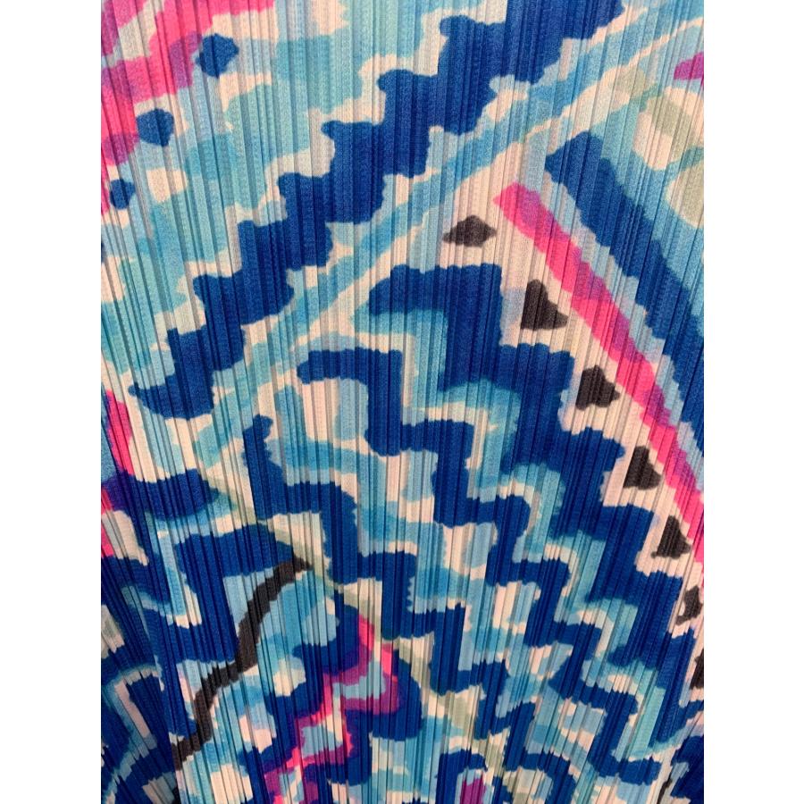 イッセイミヤケ 半袖カットソー ハイネック ワッフルプリーツ 総柄 2 イッセイミヤケ 半袖カットソー ハイネック ワッフルプリーツ 総