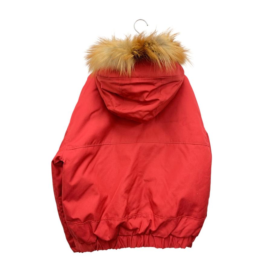 タトラス　TATRAS 赤 ダウンベスト リアルファー付き TATRAS 赤 ダウンベスト ファー付き モードな秋冬支度を。タトラスで