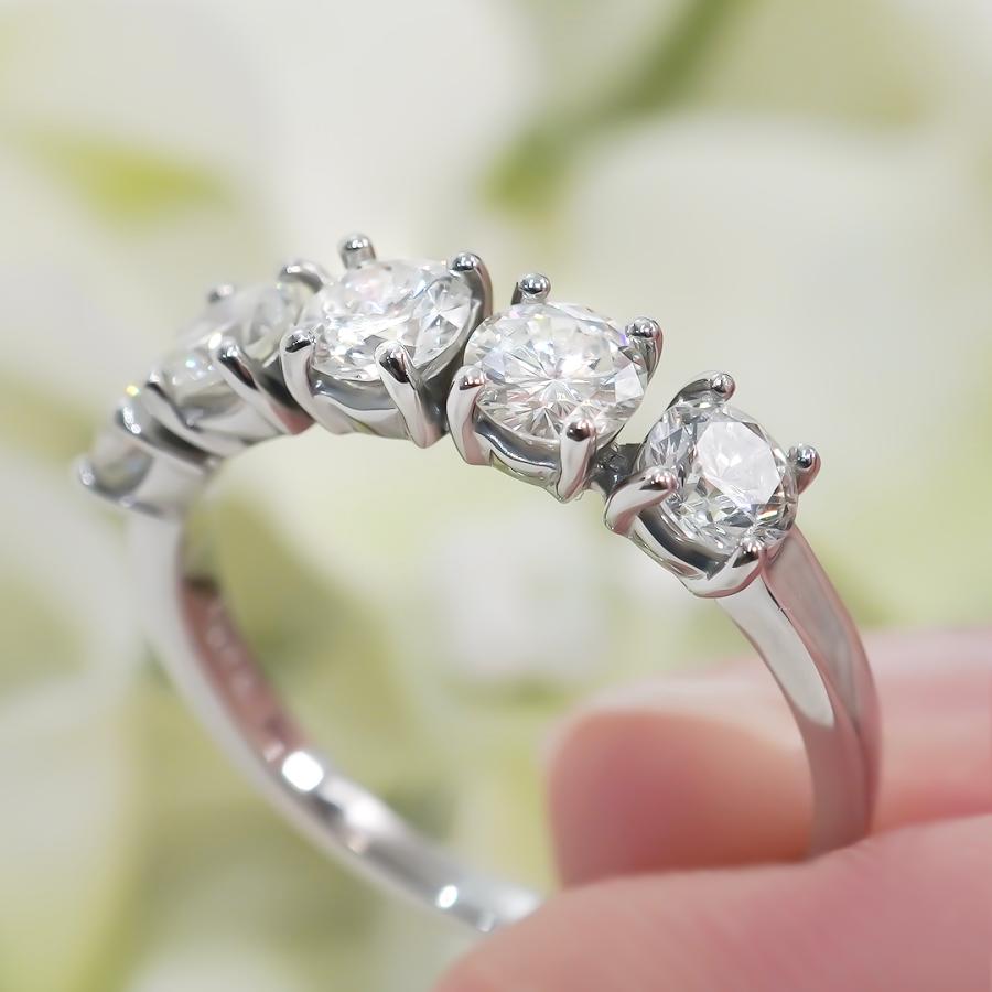 Pt950 1.05ct ダイヤモンド リング 送料無料 指輪 プラチナ PT 1カラット ダイヤ イアリング ダイアモンドリング 人気 大粒 5石 5粒 上品 豪華 存在感 BRR-0291の画像