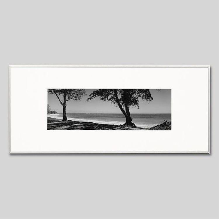 IGREBOW アロハ州 オアフ島 砂浜と木陰 アイグレボウ 室内装飾写真絵 軽銀枠組み L大きさ 白黒 レリーフ、アート-ウォールデコレーション-家具、インテリア