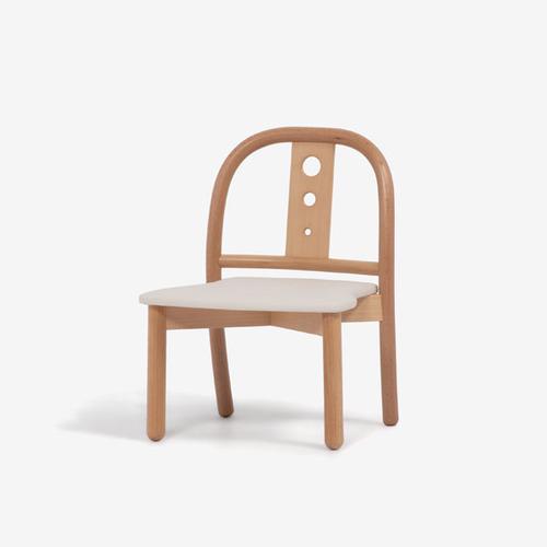 大塚家具 秋田木工 キッズチェア 「101」 木部ブナ材ナチュラル色 座PVC アイボリー色_1