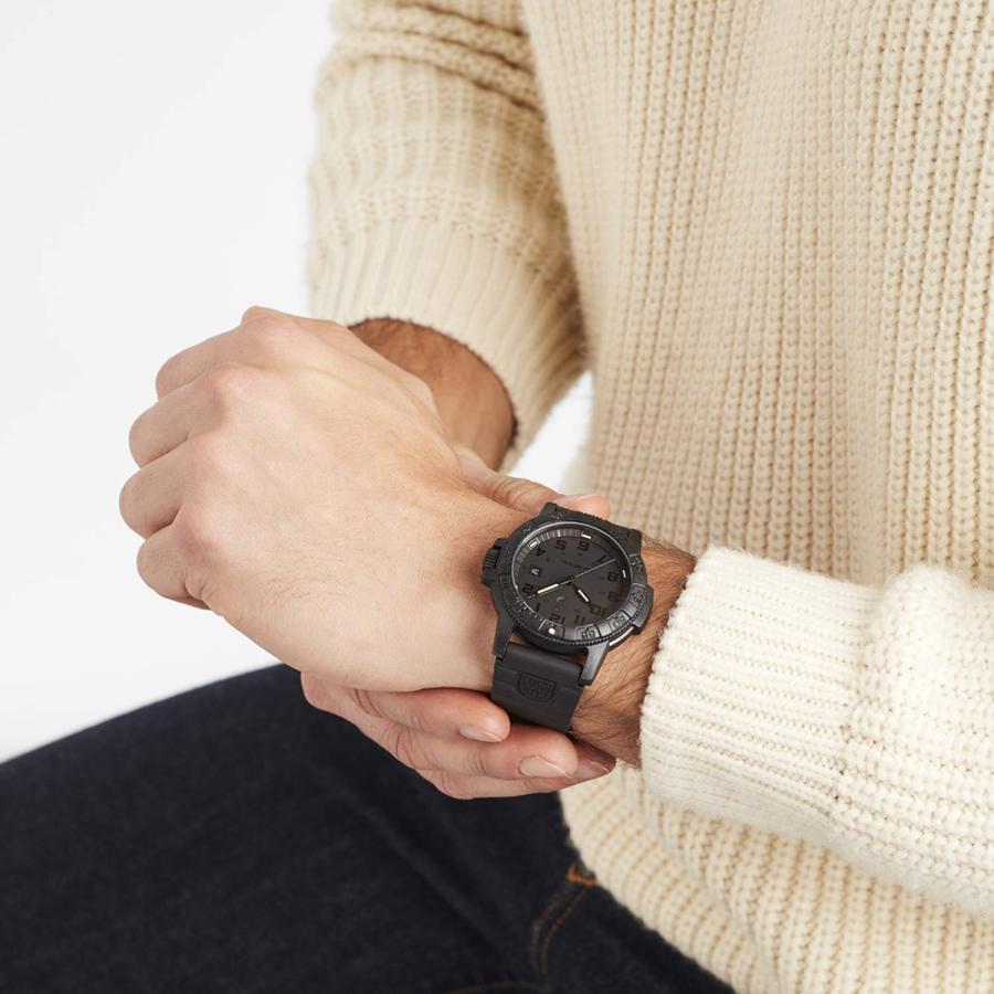Luminox Men's Sea Turtle Giant XS0321BOL Black Silicone Quartz Fashion Watchの画像