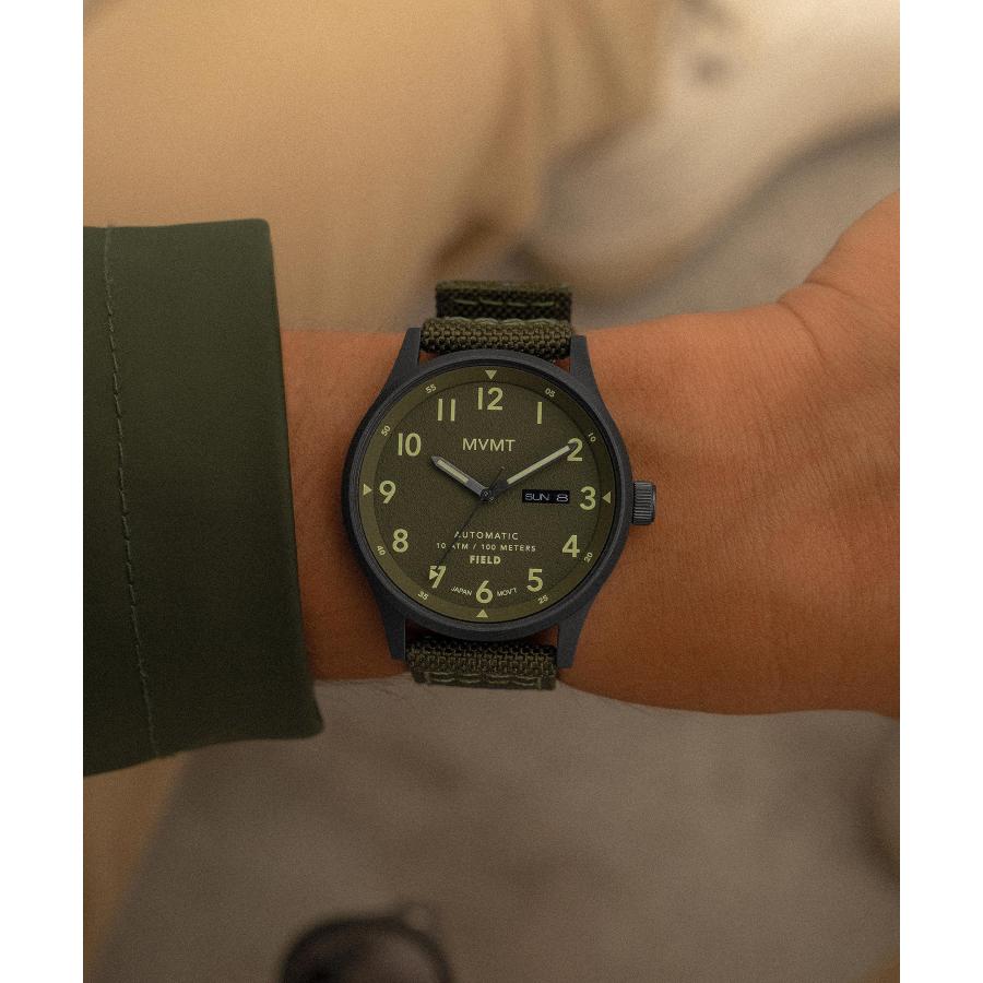 MVMT Field メンズ 自動巻き 42.5mm パイングリーンダイヤル グレーナイロンバンド アドベンチャーの画像