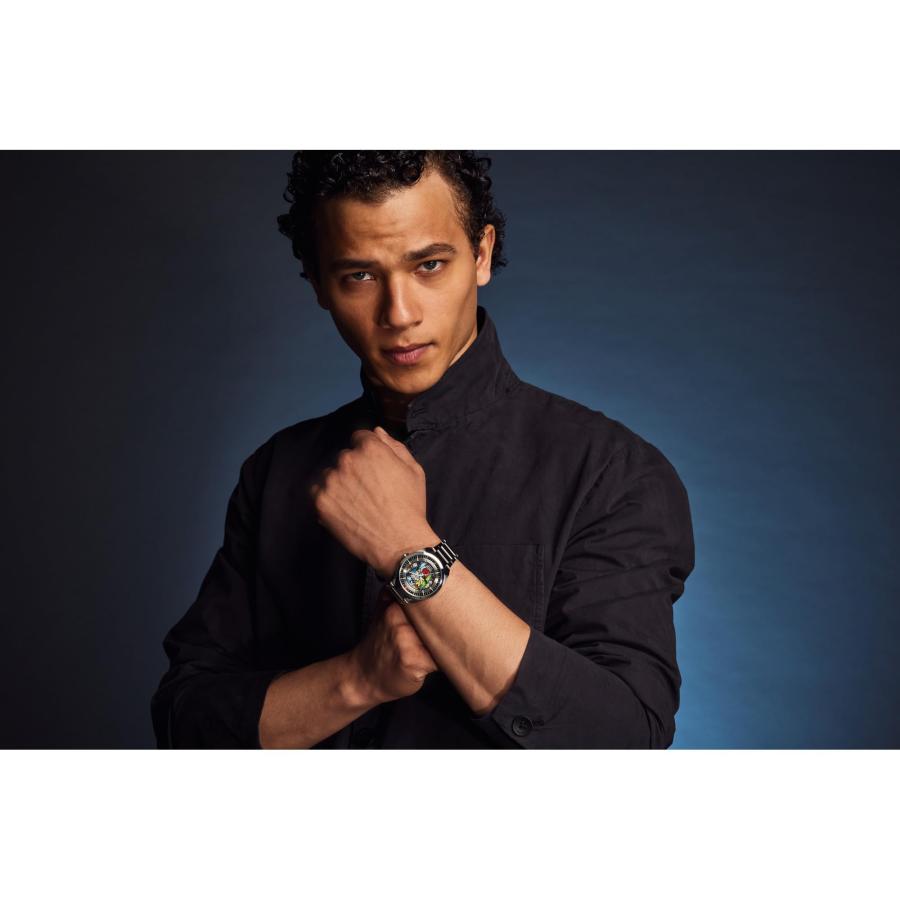 CITIZEN エコドライブ マーベル アベンジャーズ 60周年記念 メンズ腕時計 AW2080-64W 42.5mm シルバーステンレス ピン付きギフトセット 光充電の画像