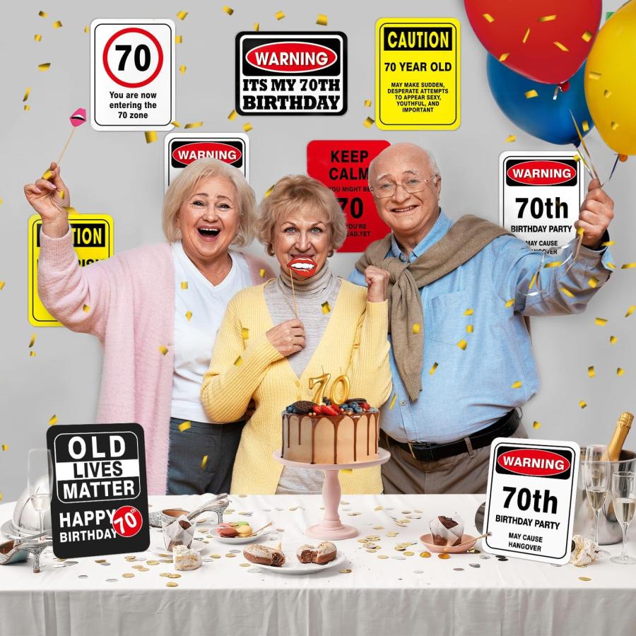 70歳の誕生日デコレーション - 9枚 70年代のオールドゾーン パーティー装飾 面白い庭のバナー おばあちゃん用 テーブルセンターピース ドア 壁 窓 サイン 写真ブ_5
