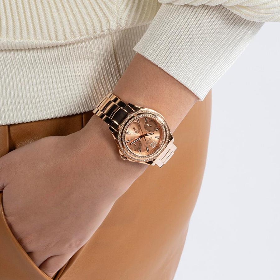 Guess レディース ローズゴールドトーン 多機能腕時計 (モデル:GW0685L3)の画像