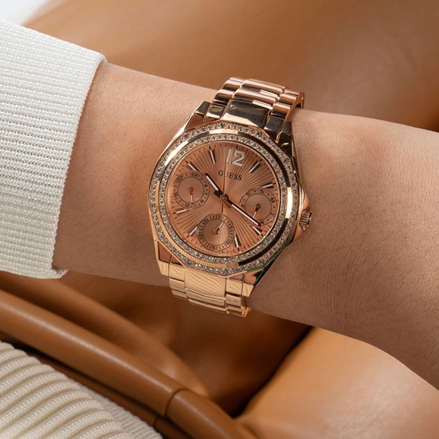 Guess レディース ローズゴールドトーン 多機能腕時計 (モデル:GW0685L3)の画像