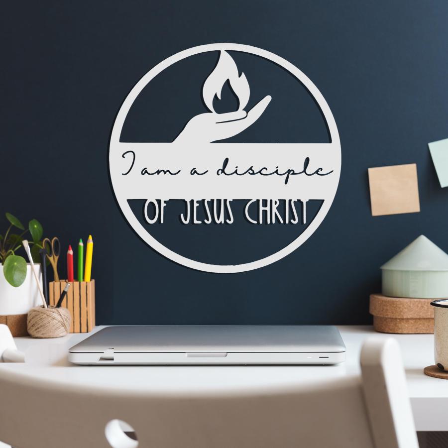 I Am a Disciple of Christ ユーステーマ メタルウォールデコレーション 38cm 炎を持つ手デザインの画像