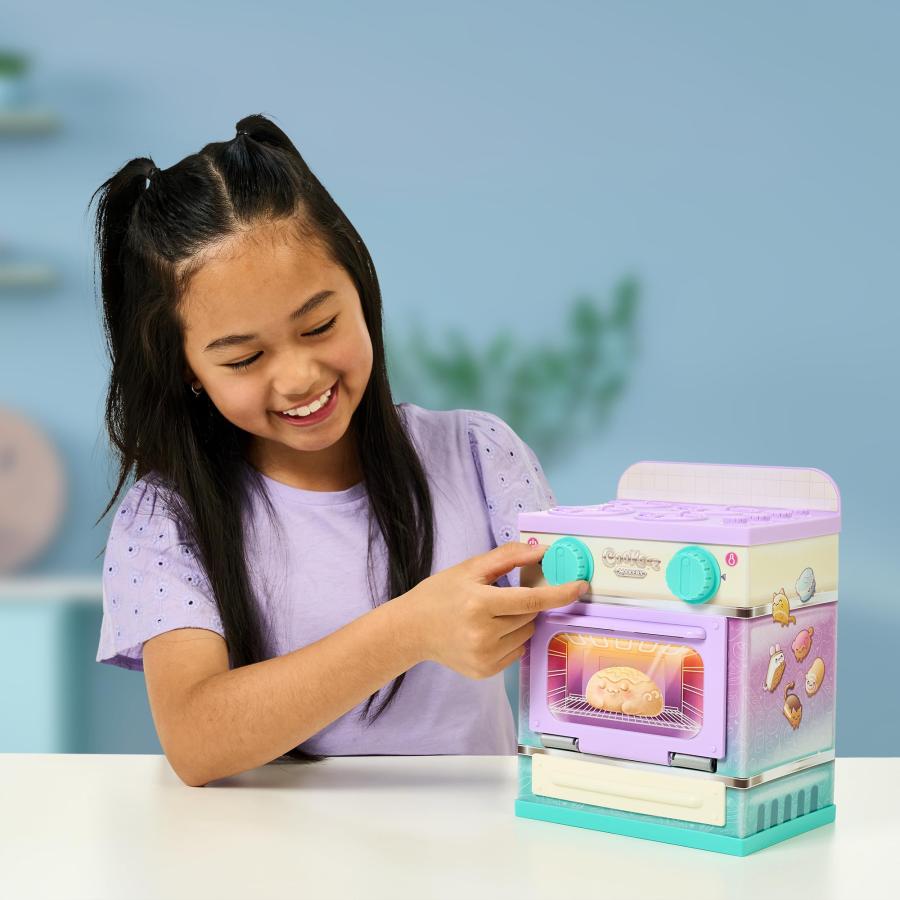 Cookeez Makery Lil' Bakez オーブン 生地を混ぜて、おいしい香りのぬいぐるみ(非電子)の形で香りのサプライズペットを作りましょう - スタイルは異なる場合があの画像