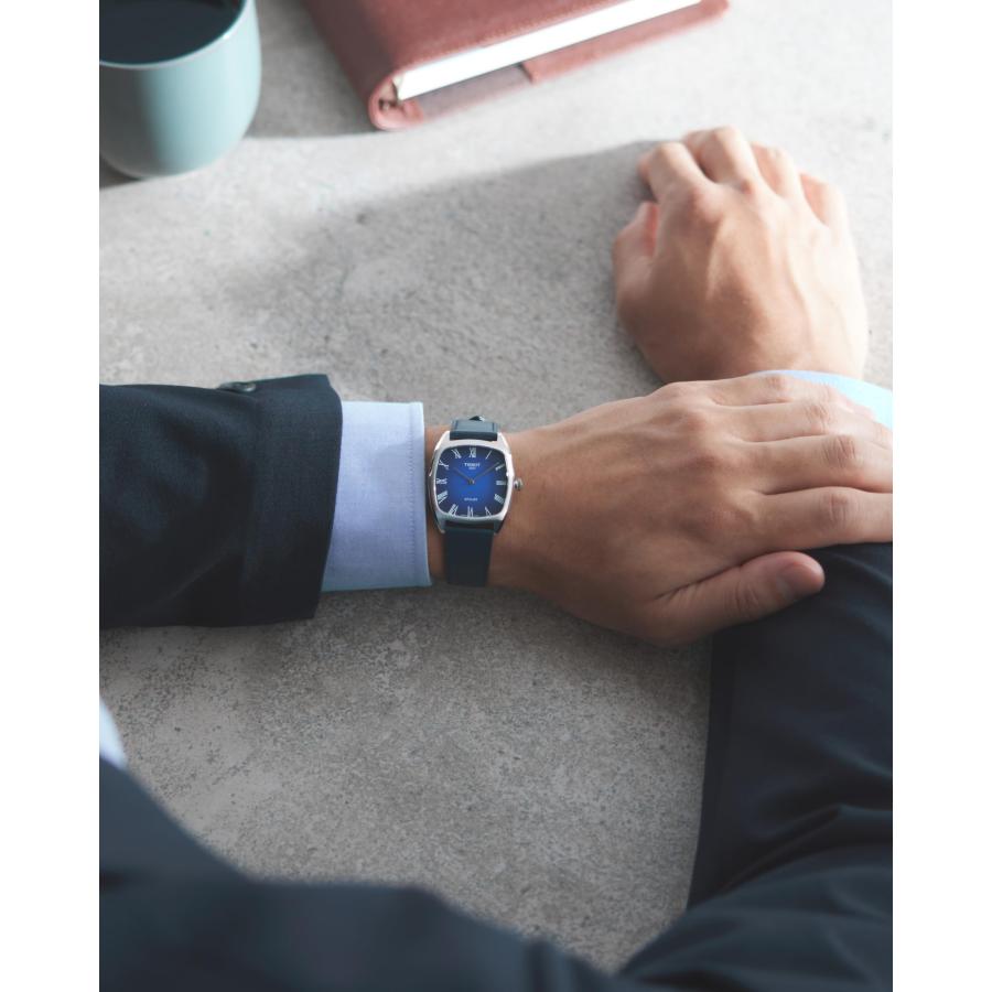 Tissot スタイリスト 32mm クォーツ T1599091604300 ネイビーグラデ文字盤 スクエアケース 正規輸入品の画像