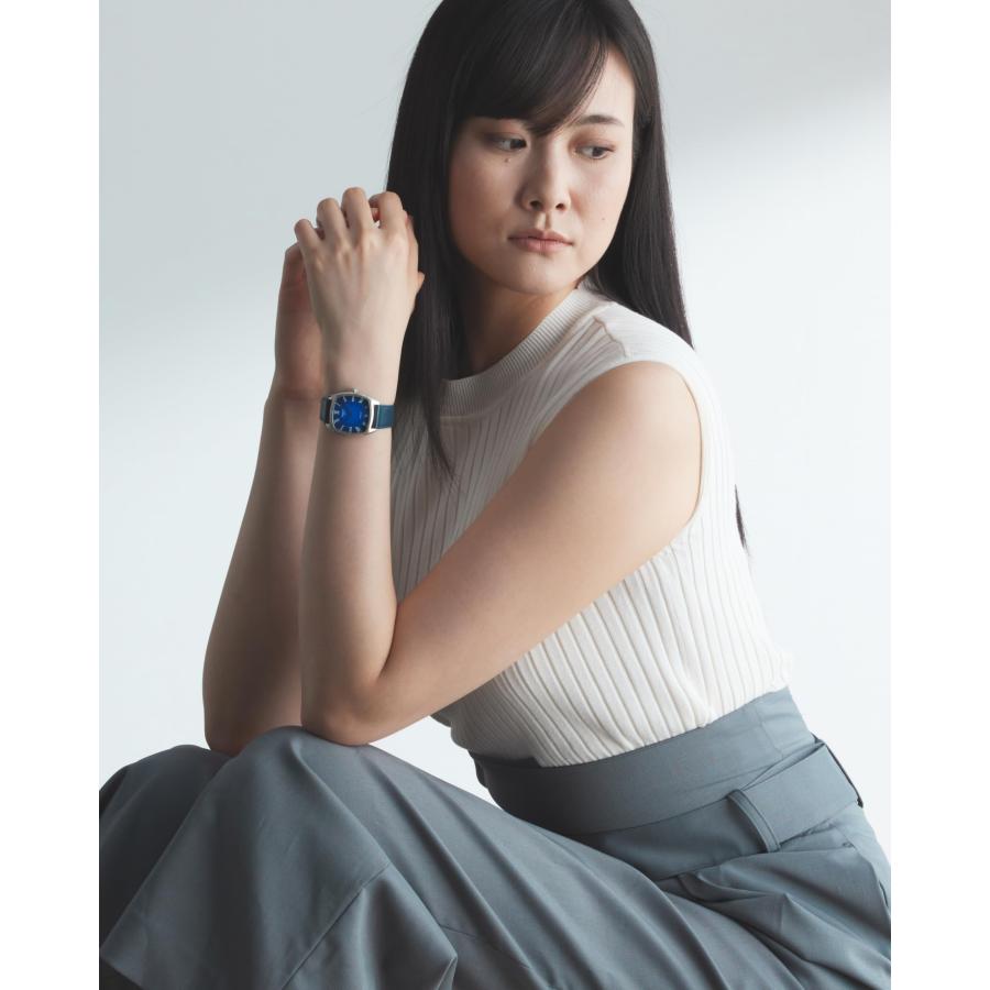 Tissot スタイリスト 32mm クォーツ T1599091604300 ネイビーグラデ文字盤 スクエアケース 正規輸入品の画像
