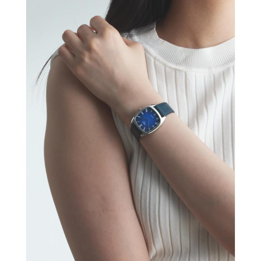 Tissot スタイリスト 32mm クォーツ T1599091604300 ネイビーグラデ文字盤 スクエアケース 正規輸入品の画像