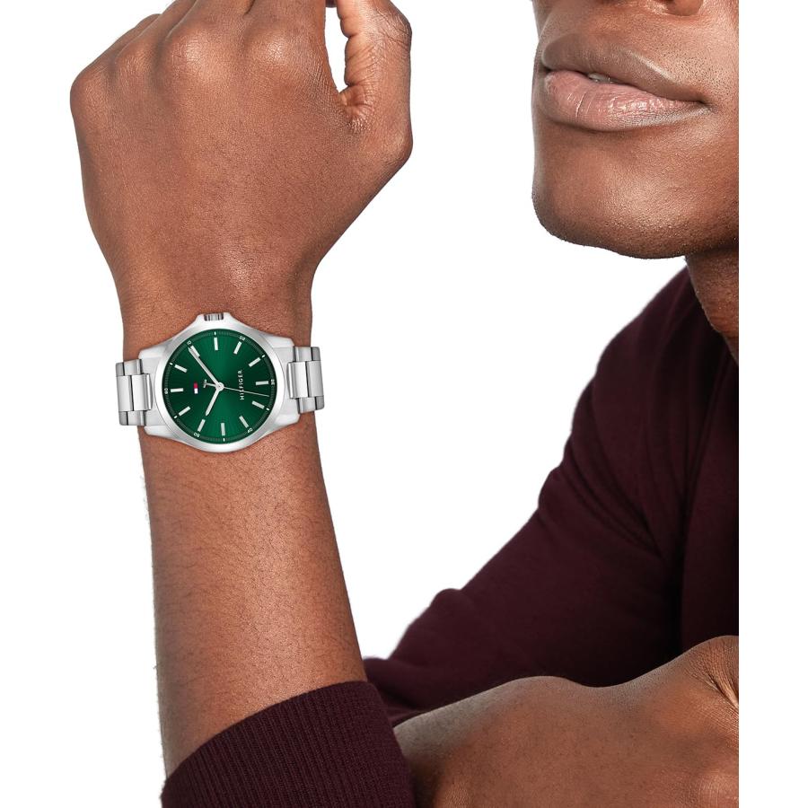 Tommy Hilfiger メンズ 3針クォーツ腕時計 42mm グリーンダイヤル シルバーブレスレット サンレイ加工 3気圧防水の画像