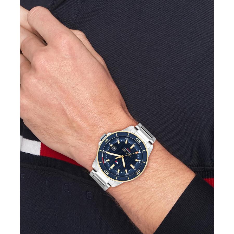 Tommy Hilfiger Remy メンズ腕時計 3針クォーツ 43mm ネイビー文字盤 コインエッジベゼル ゴールドブレスレットの画像