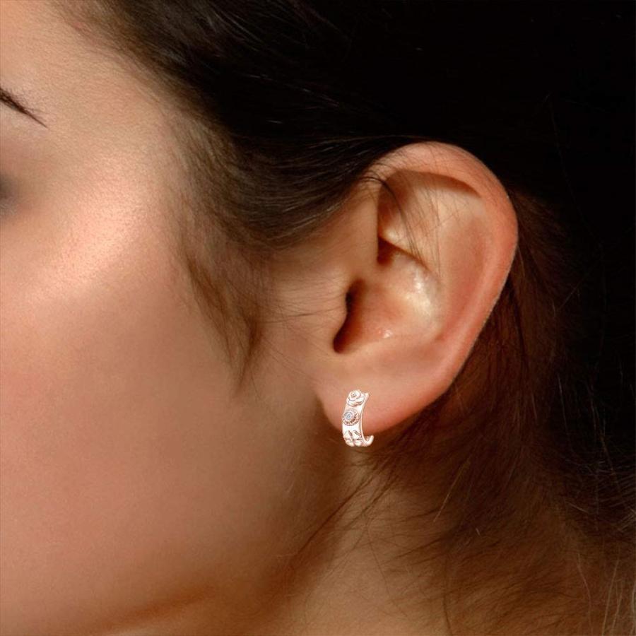 【並行輸入品】0.28 Carat CT Round White Natural Diamond Floral Half Hoop Earriの画像