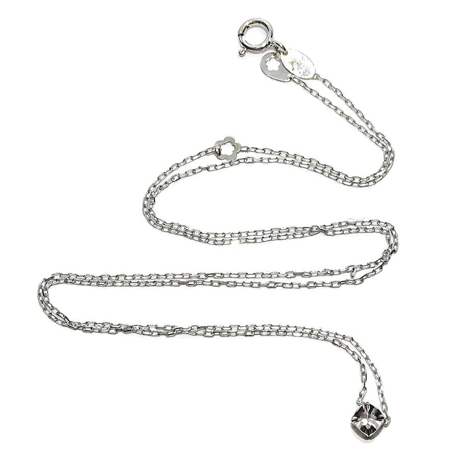 【並行輸入品】Beautiful 18 carat white gold necklace with a brilliant cut diamの画像