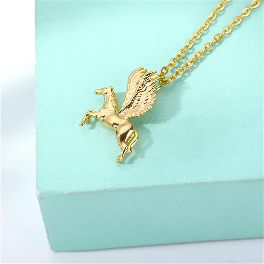 【並行輸入品】Flying Horse Pendant Necklace for Women Mystical Pegasus Necklac_3