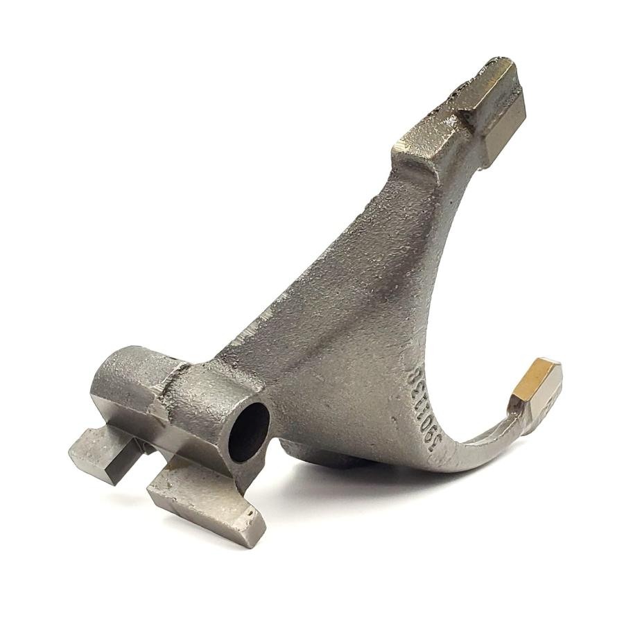 【並行輸入品】GM 3 4 シフトフォーク SM465 4SPDトランスミッション用(鋳鉄トップカバー)、WT304 23A GM 3 4 SH_9