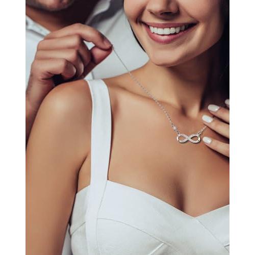 ネックレス　ブレスレット　セット パールネックレス • ビーズネックレス • ステーションネックレス