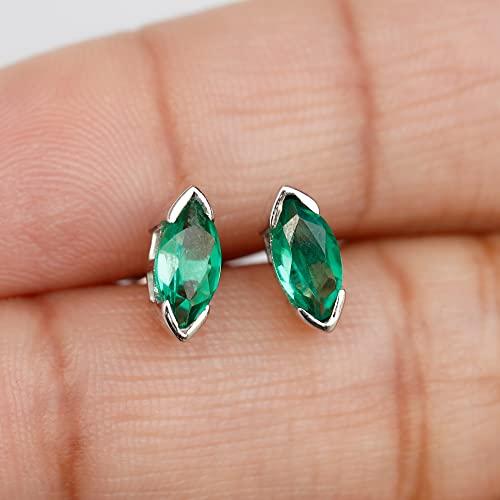 【並行輸入品】4X8 MM Marquise Cut Created Emerald Solitaire Stud Earrings (AAAの画像