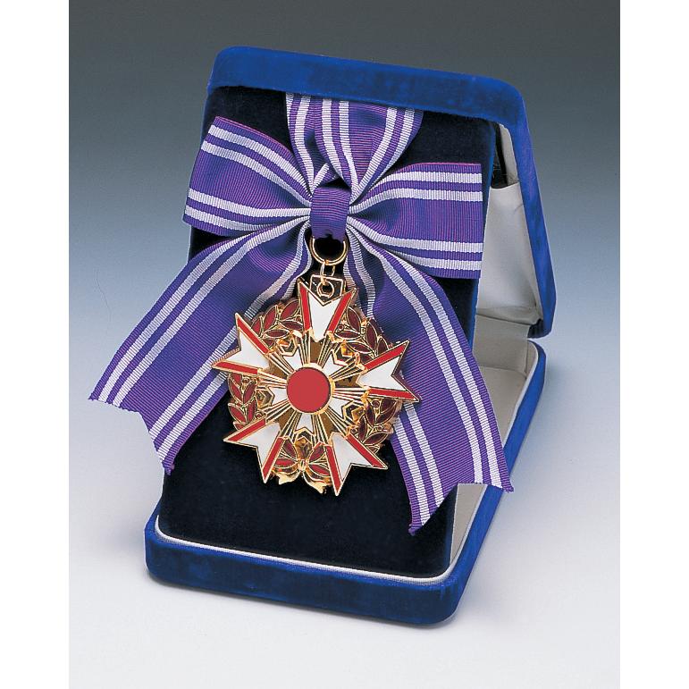 勲章とメダルセット 3つのメダル付き 勲章型メダル 金属製 OM-5