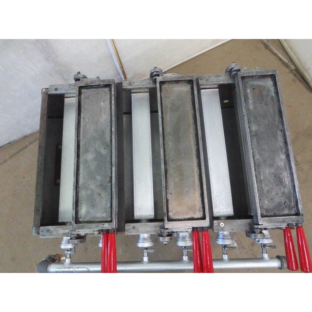 ▽蜜元研究所 業務用 半自動たこ焼機(片面16穴深型)ガス台付 3連 LP