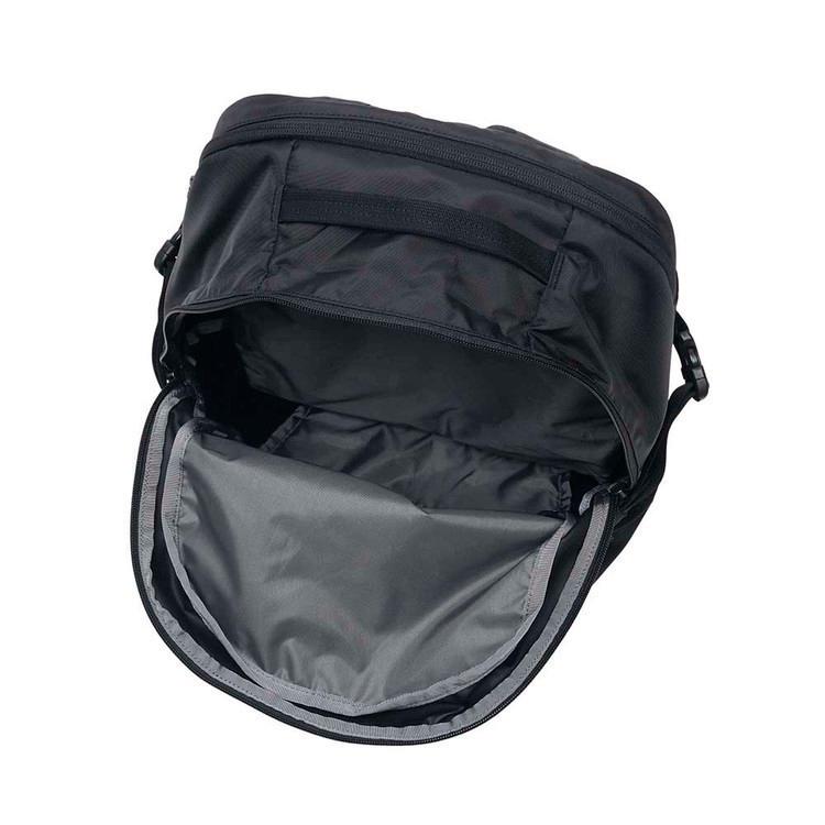【並行輸入品】PATAGONIA パタゴニア 容量26L スキースノーボード キャンプ ハイキング登山クライミング Refugio Day Pack 26L ブラック 47913 PATAGONIAの画像
