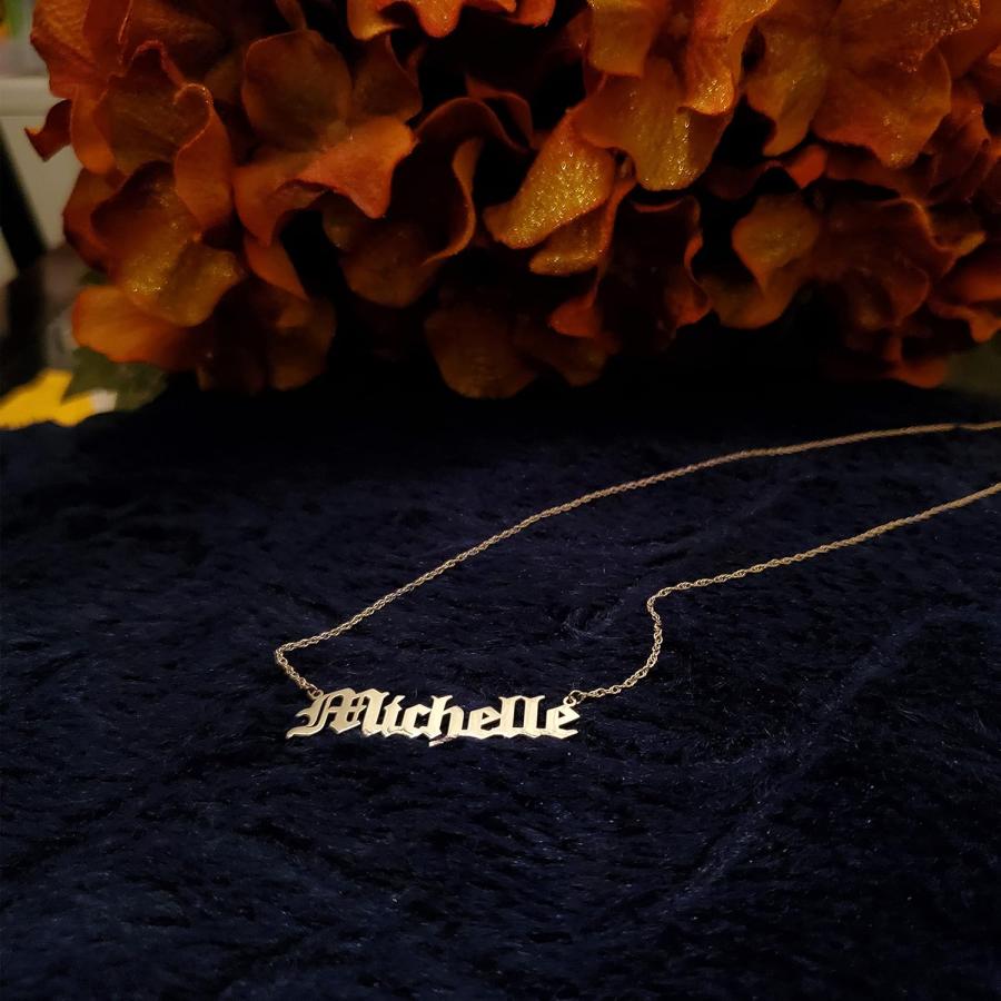 【並行輸入品】OLD ENGLISH Font 14k Solid Gold Custom Name Necklace Personalized Cuの画像