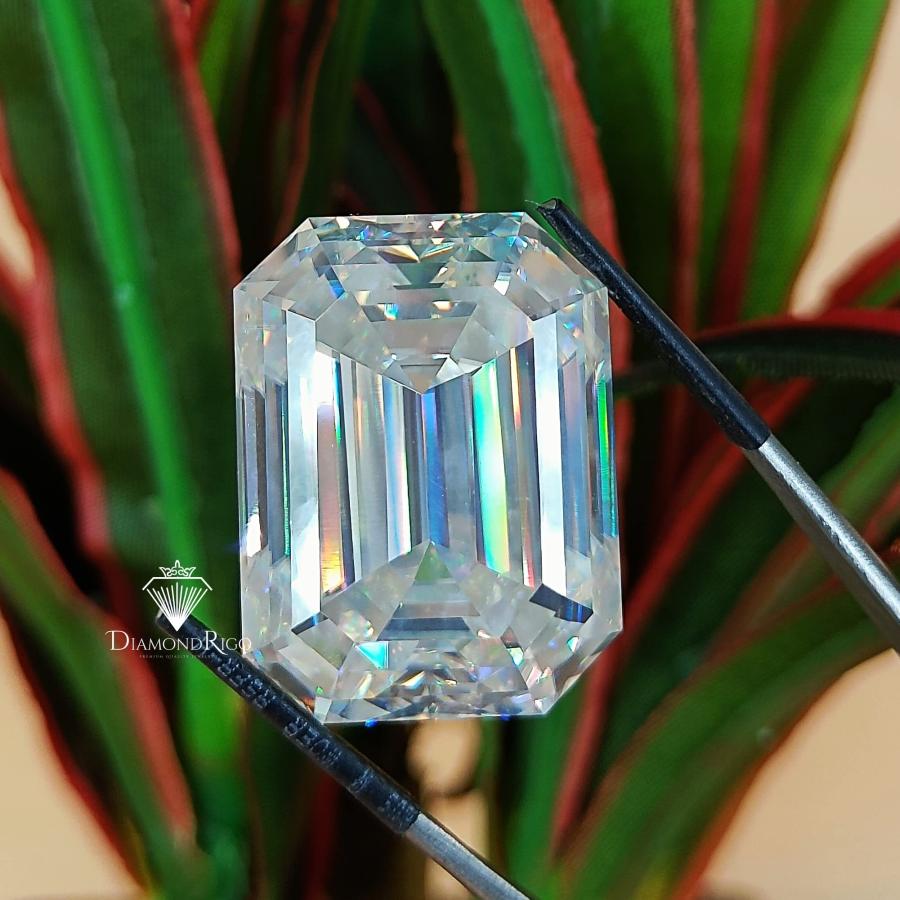 【並行輸入品】7x5 MM Emerald Cut Loose Moissanite Stone for Engagement Ring, Wの画像