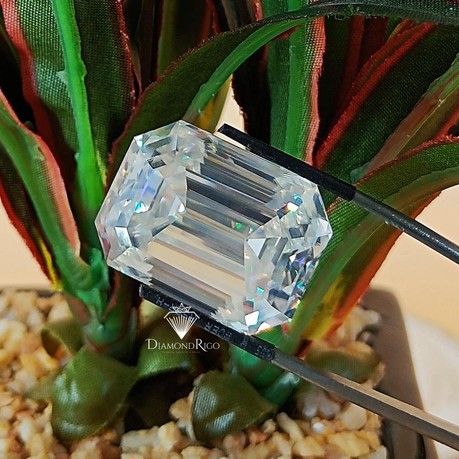 【並行輸入品】7x5 MM Emerald Cut Loose Moissanite Stone for Engagement Ring, Wの画像