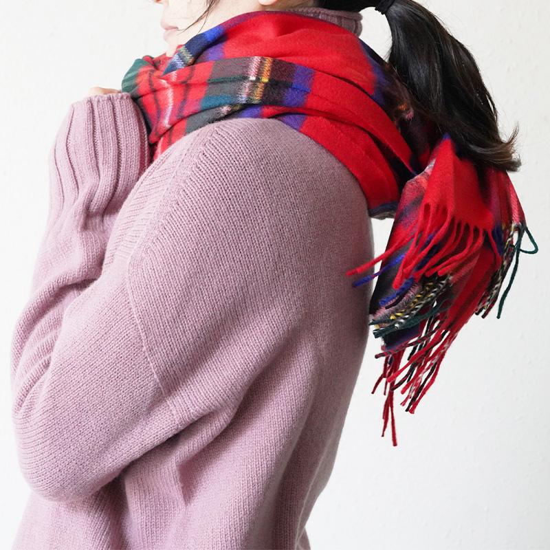 Johnstons of Elgin（ジョンストンズ オブ エルガン） イニシャル刺繍