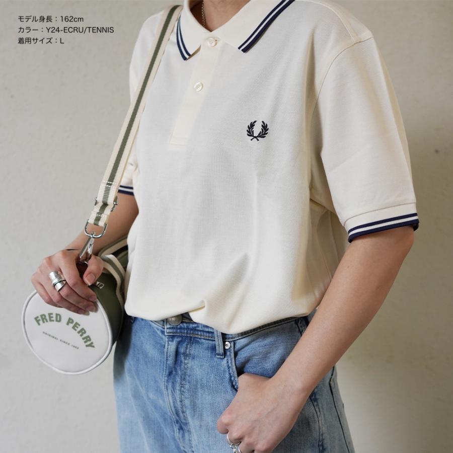 フレッドペリー レザー　ボストンバッグ ホワイト/グレー FRED PERRY（フレッドペリー） ミニバレルバッグ ボストンバッグ
