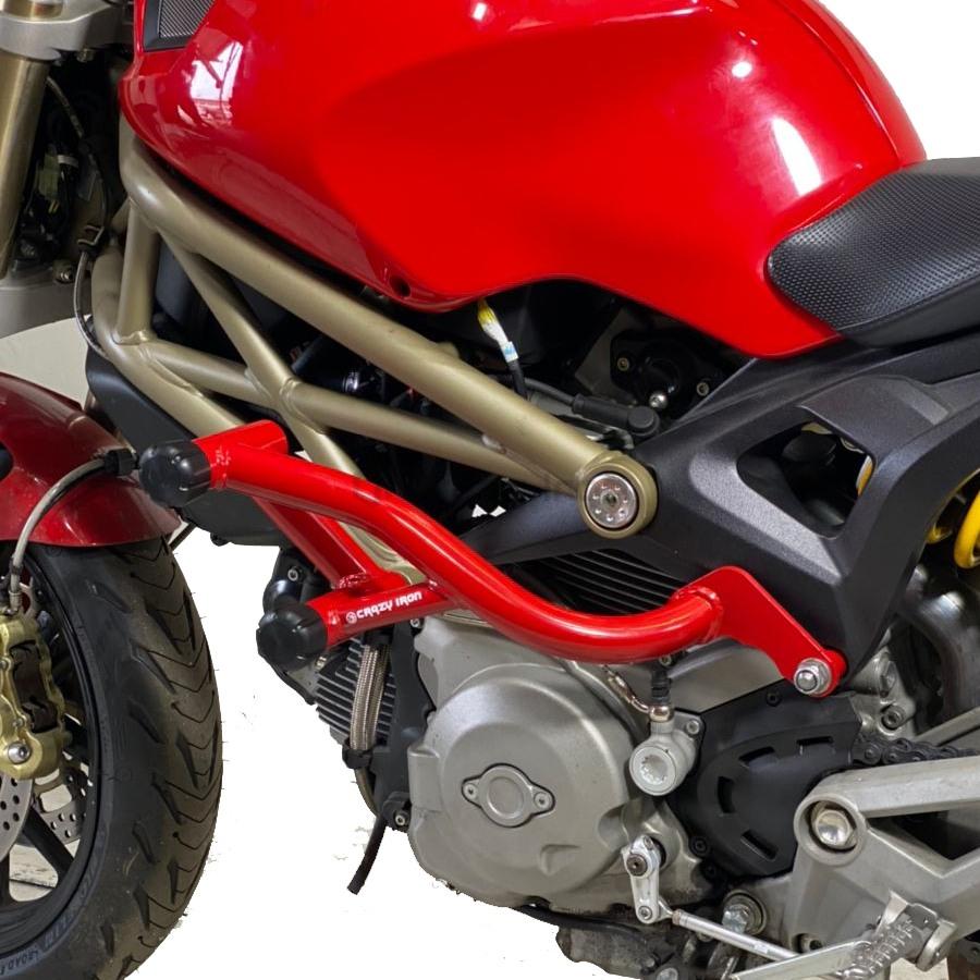 クレヨンしんちゃん 　DUCATI バイクスタンド レッド 2025 DUCATI パニガーレ V4 レーシングサイレンサー アクラポ