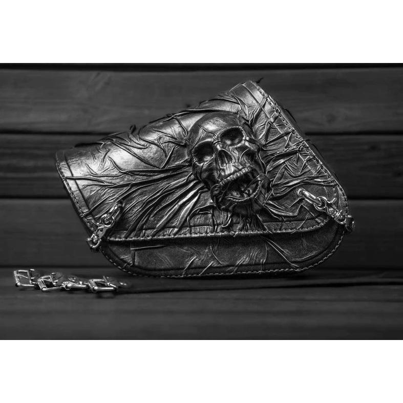 【トシオ様用】　　ハーレーダビットソン　レザー　L 燻した感じのブラック　スカル ブラック レザー サドルバッグ 左側 スカル ハーレー