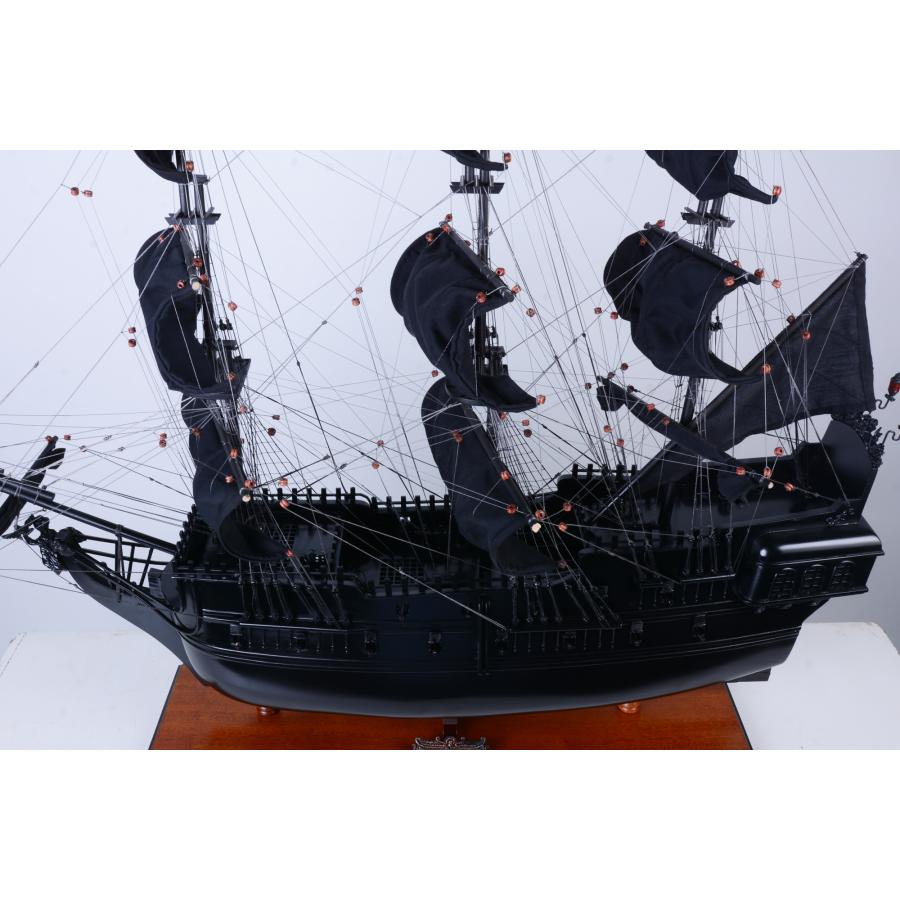 船模型 黒・赤 約80cm ディスプレイケース付き 1/350 ディスプレイケース （木製台座付）: スケールモデル