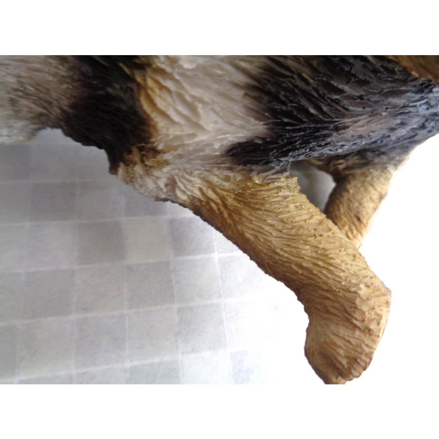 樹脂製 座っている黒と茶色のチワワの子犬 像 置物 ガーデニング 庭 ワケ有り商品 W 22 B E Zipang 通販 Yahoo ショッピング