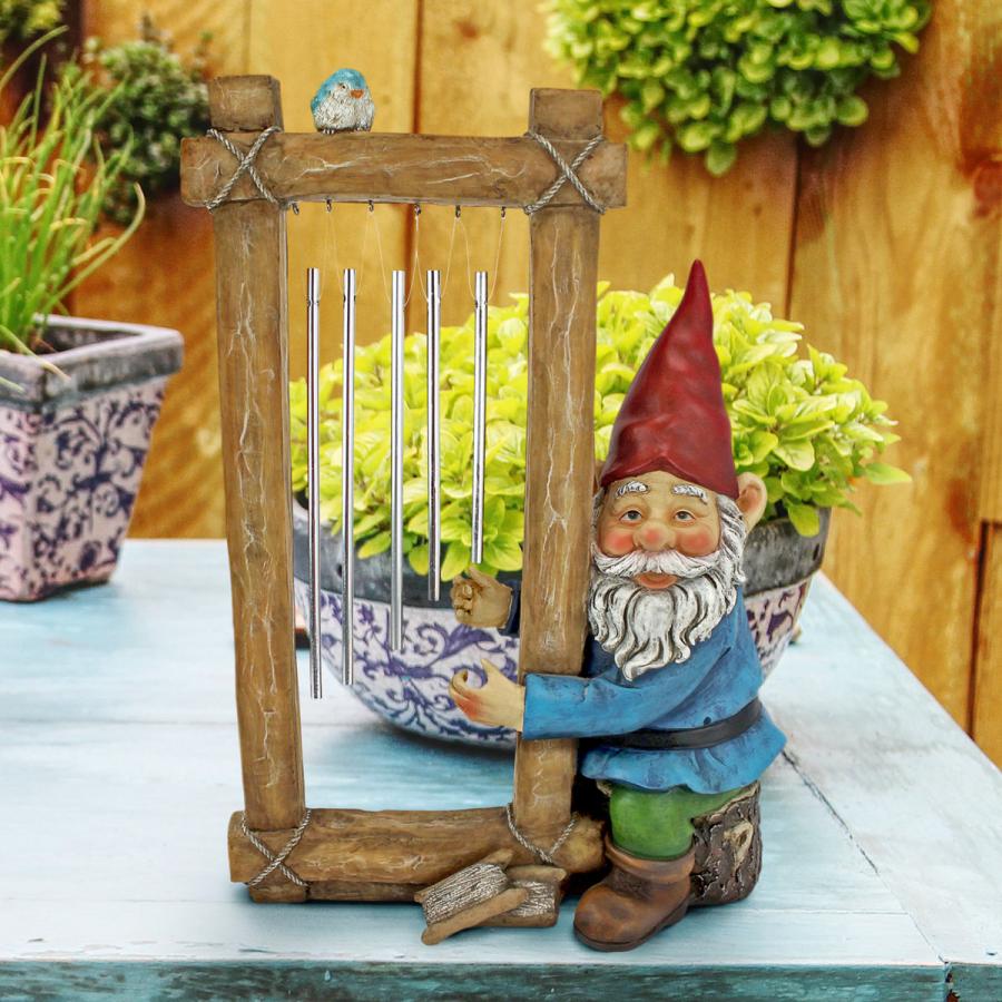 置物 彫像 ウインドチャイムを演奏している ノーム 妖精の像 ガーデニング 庭 Gnome ornament statue