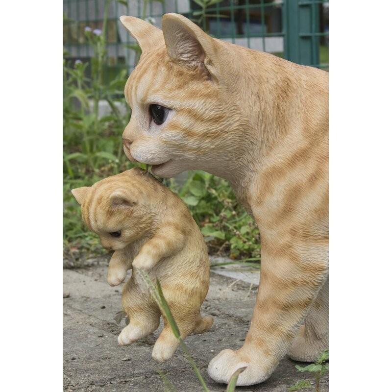 ポリレジン製 ガーデン彫像 動物 猫 子猫を運ぶ母猫の像 置物