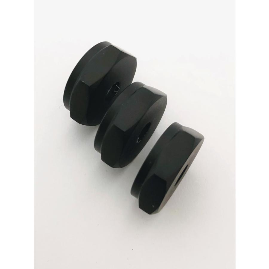 M 車検適合 イタリア 黒 ボルト カバー ナンバー プレート 盗難抑止  