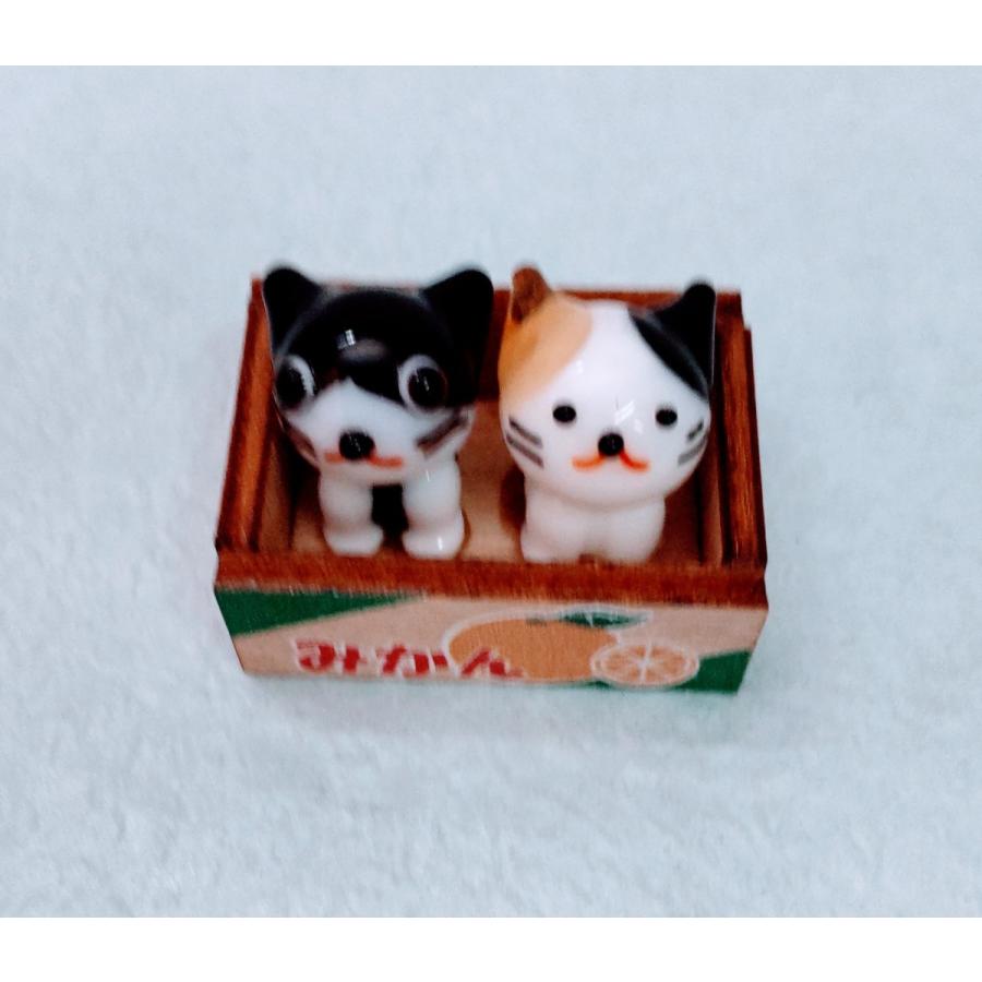 ガラス細工 みかん箱ネコ （ミニ） ハチワレ/ミケ ミニチュア 置物