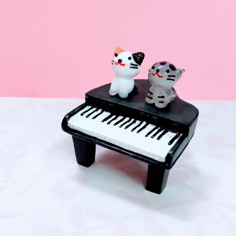 ガラス細工 ピアノネコ ミケ/サバトラ ミニチュア 置物 雑貨 猫 : きた