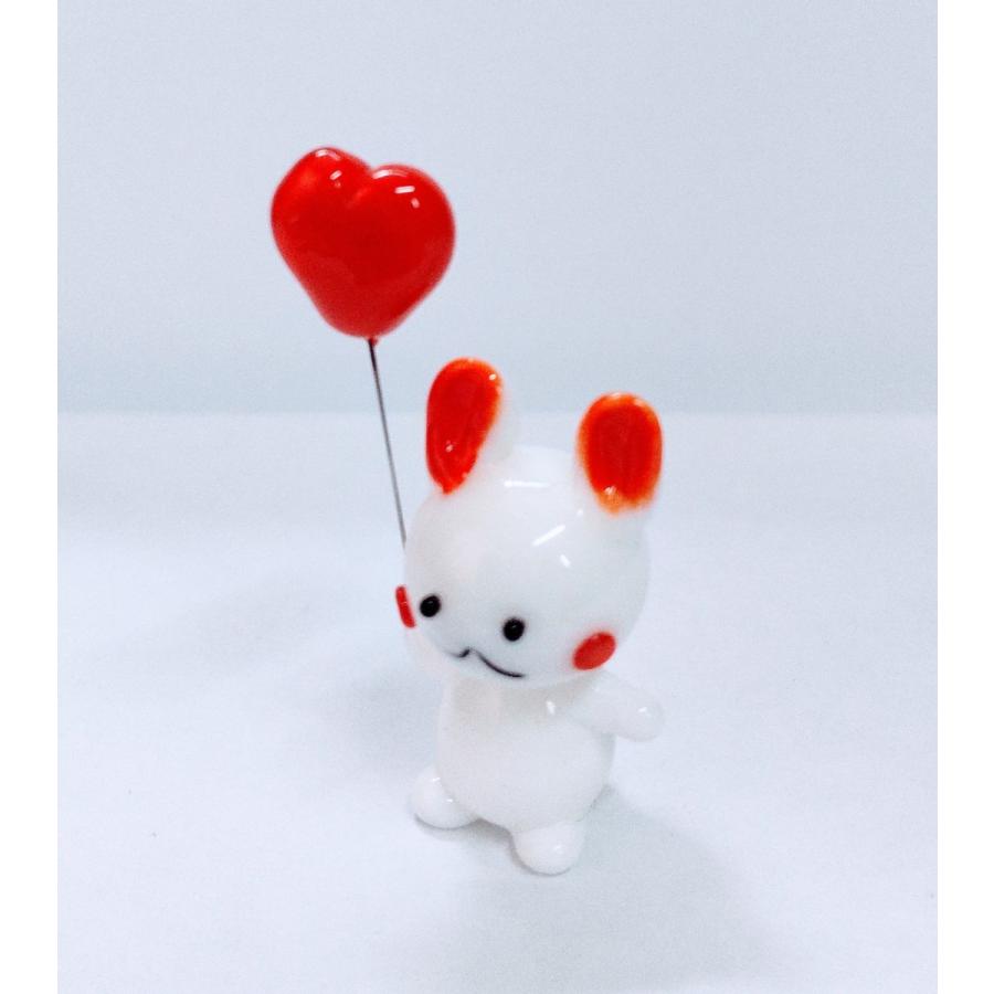 ガラス細工 ハート持ちウサギ ミニチュア 置物 雑貨 動物 うさぎ 小物