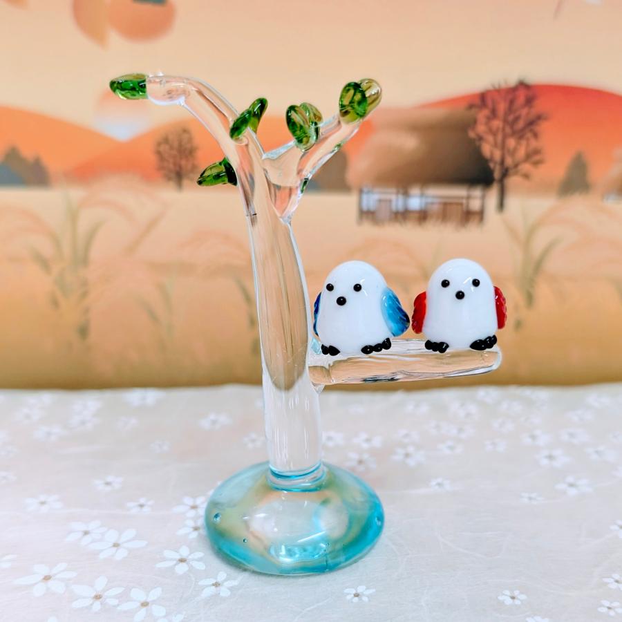 ガラス細工 シマエナガペアと木（クリア）青／赤 ミニチュア 雑貨 置物