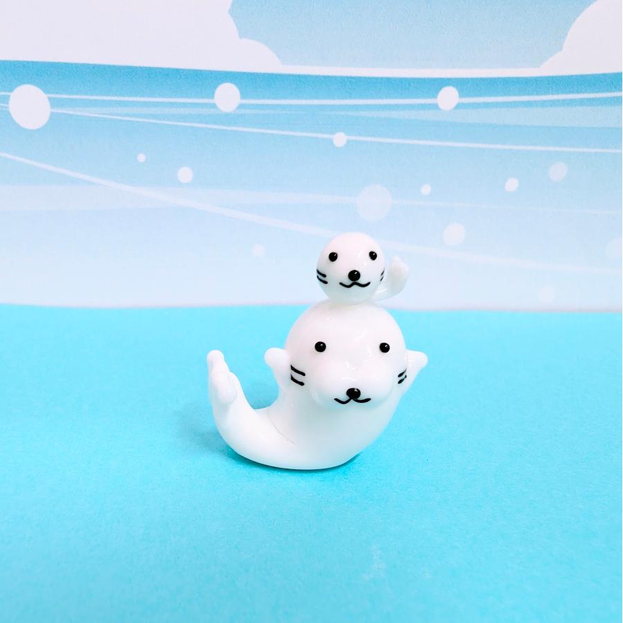 ガラス細工 アザラシ親子（横） ミニチュア 雑貨 置物 小物 : きたの 