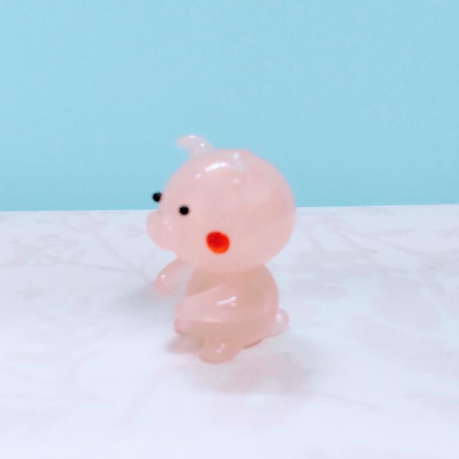 ガラス細工 ブタ（手が前）ミニチュア 置物 雑貨 小物 豚 : きたの