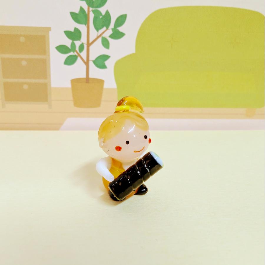 ガラス細工 女の子(S)と恵方巻 ミニチュア 雑貨 置物 小物 節分 : きた