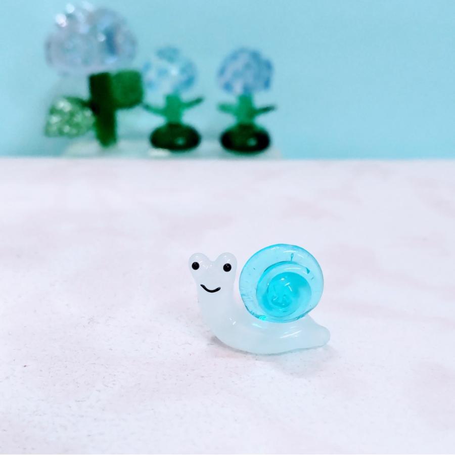 ガラス細工 カタツムリ（S) 青 ミニチュア 雑貨 置物 小物 雨 : きたの