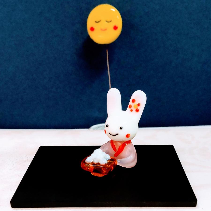 お月見　ガラス細工　ミニチュア ガラス細工 お月見うさぎ（着物）とお団子 ミニチュア 雑貨 置物